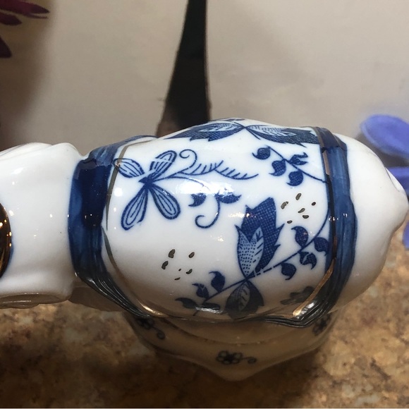 1980’s Hand Painted Vintage Porcelain Blue & White Dancing Elephant Figurine - Picture 16 of 16